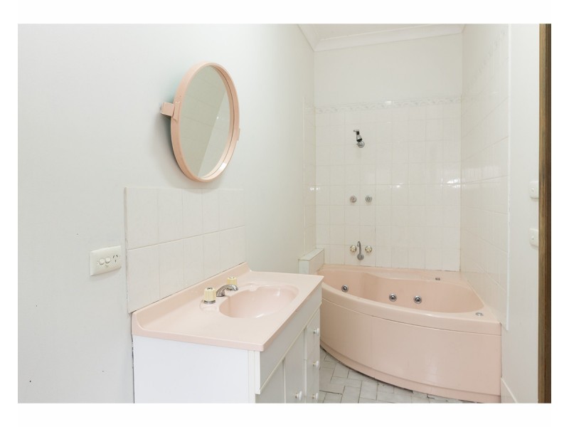 374 Reservoir Road, Lavington NSW 2641