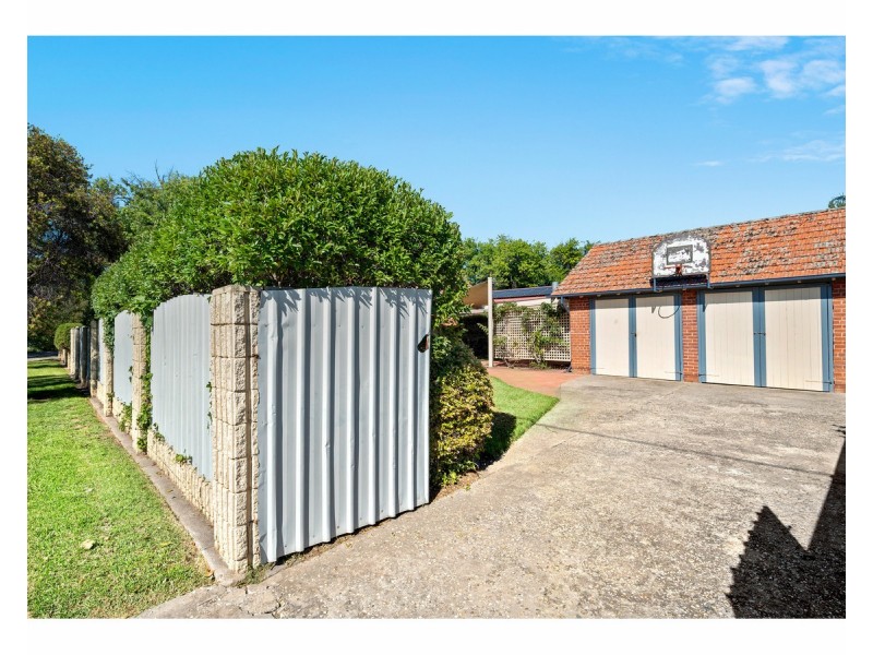 490 Crisp Street, Albury NSW 2640