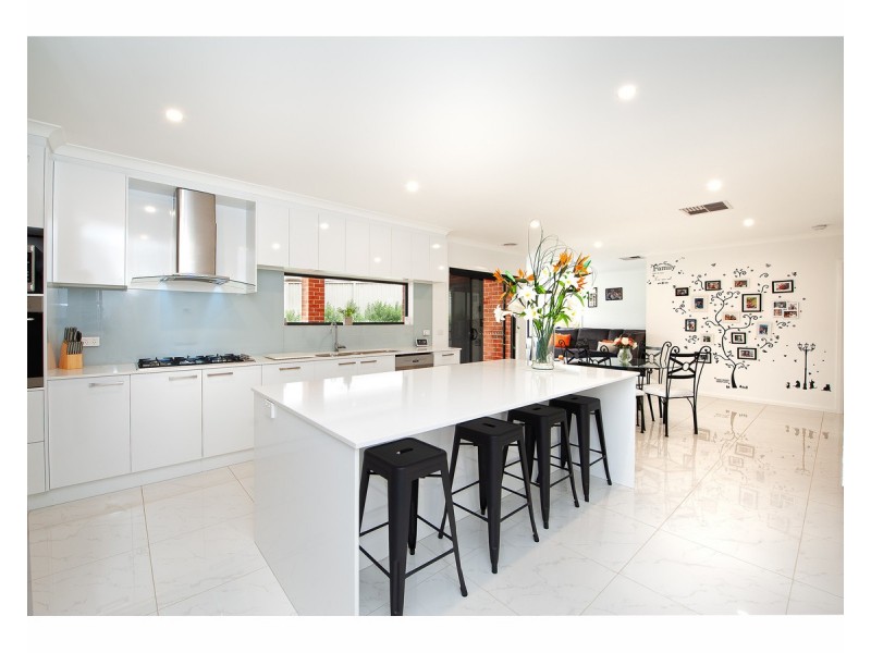 10 Cremin Court, Thurgoona NSW 2640