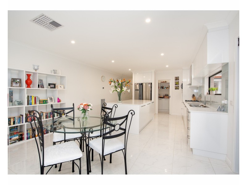 10 Cremin Court, Thurgoona NSW 2640