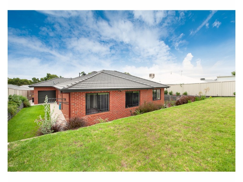 10 Cremin Court, Thurgoona NSW 2640