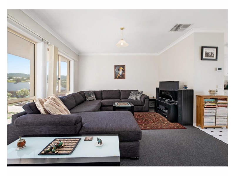 7 Chatterton Place, West Albury NSW 2640