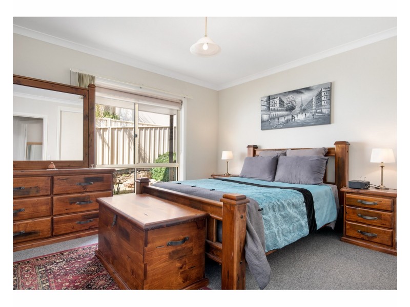 7 Chatterton Place, West Albury NSW 2640
