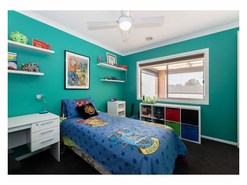 33 Whitton Drive, Thurgoona NSW 2640