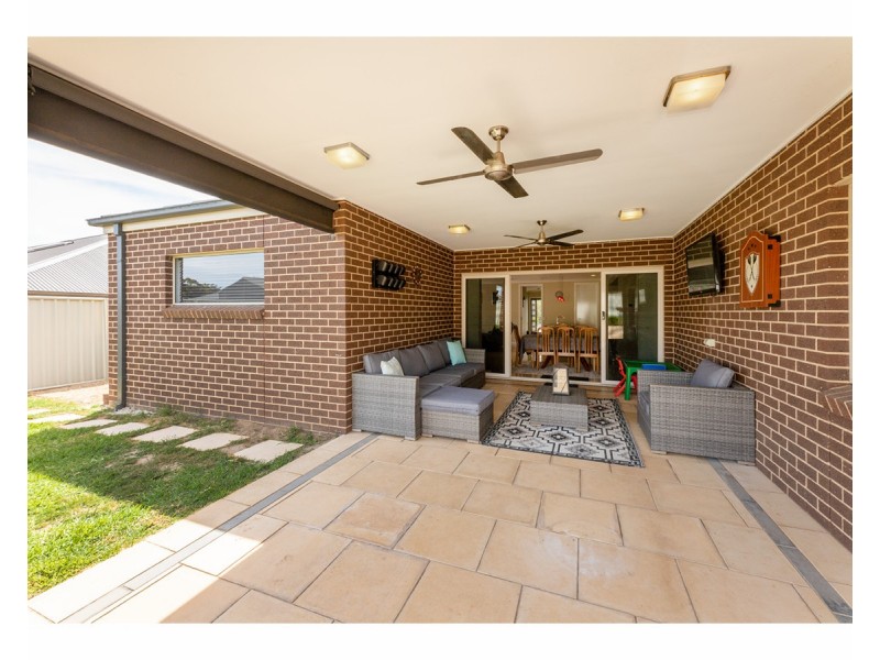 33 Whitton Drive, Thurgoona NSW 2640