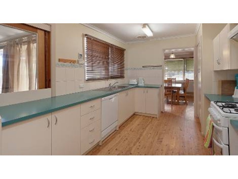 527 Schaefer St, Lavington NSW 2641