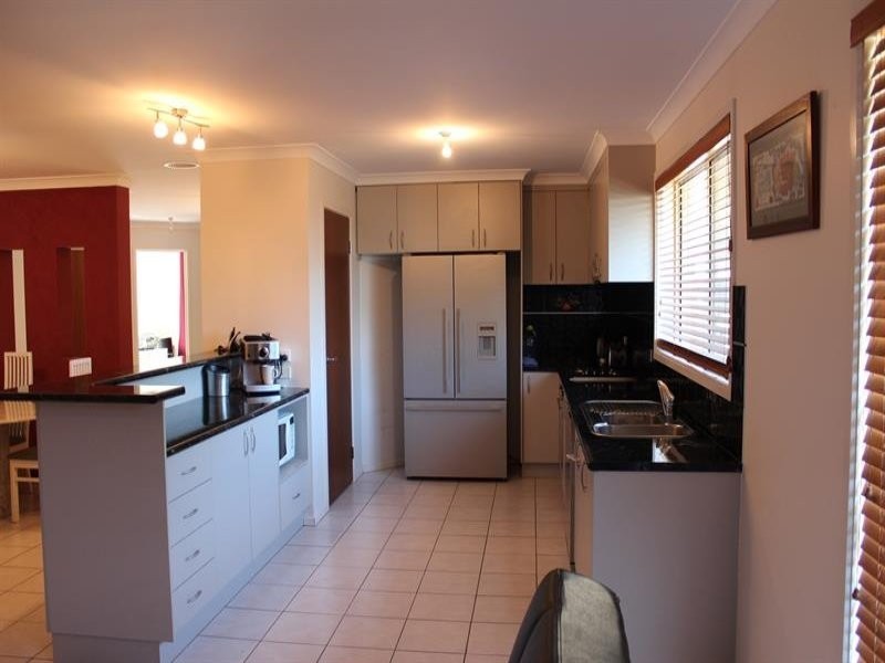 85 Adams St, Jindera NSW 2642