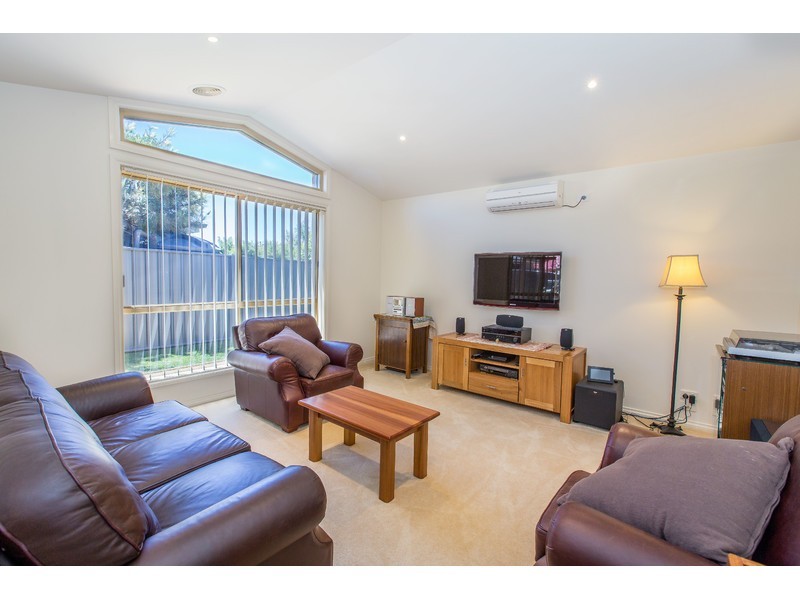 24 Peards Drive, East Albury NSW 2640