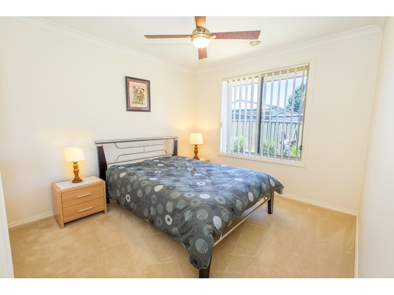 24 Peards Drive, East Albury NSW 2640