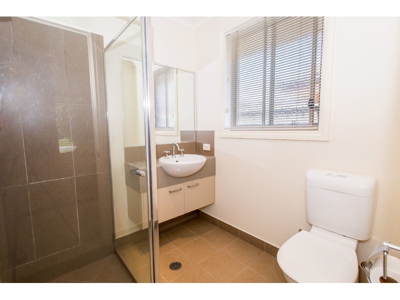 24 Peards Drive, East Albury NSW 2640