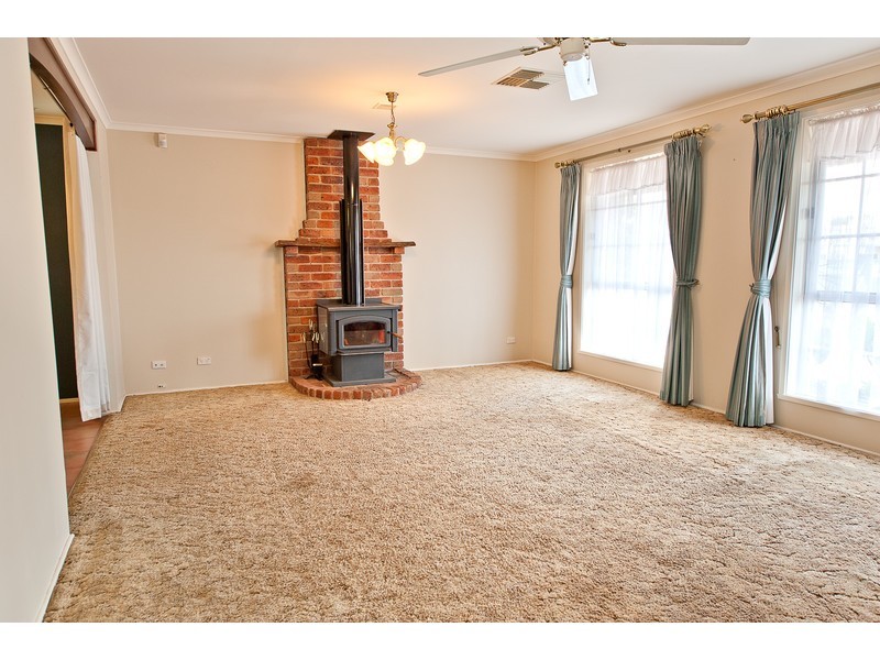 454 Schaefer Street, Lavington NSW 2641