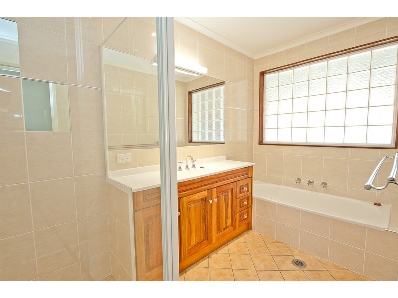 454 Schaefer Street, Lavington NSW 2641