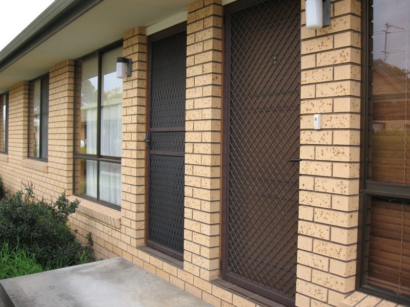 2/611 Prune Street, Lavington NSW 2641