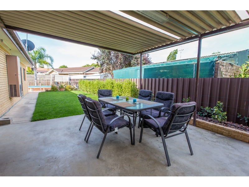 384 Elton Court, Lavington NSW 2641