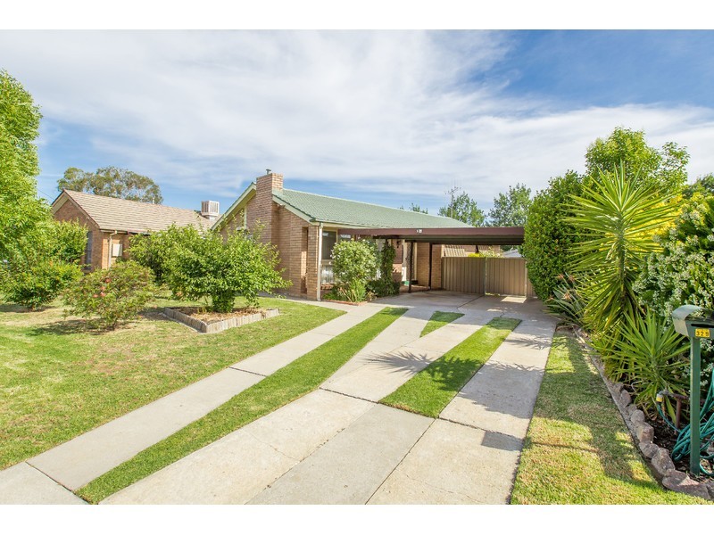 329 Haines Court, Lavington NSW 2641