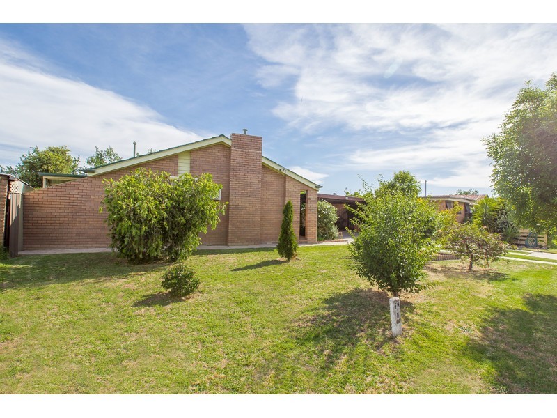 329 Haines Court, Lavington NSW 2641