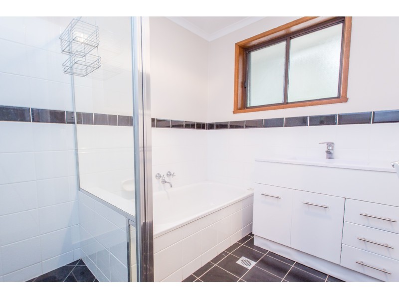 137 Hotham Circuit, Thurgoona NSW 2640