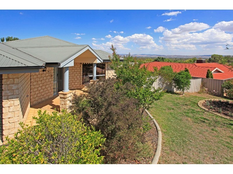 6 Hurworth Court, West Albury NSW 2640