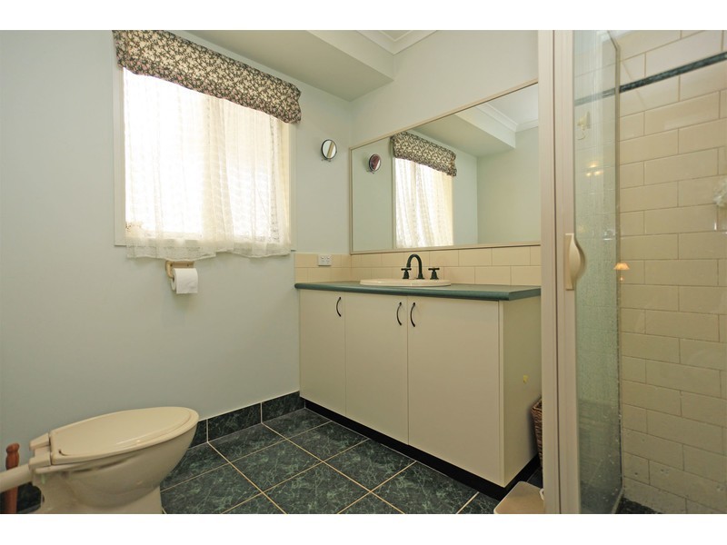 6 Hurworth Court, West Albury NSW 2640