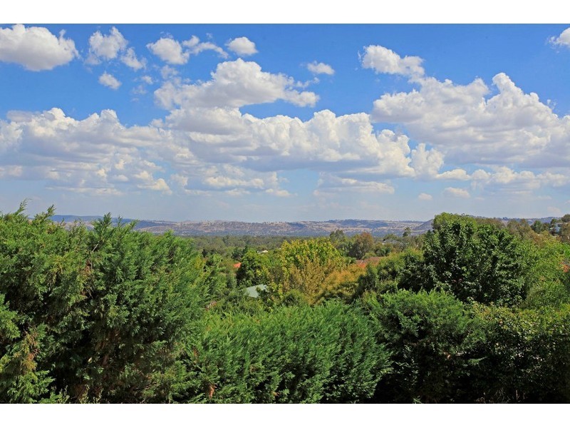 6 Hurworth Court, West Albury NSW 2640