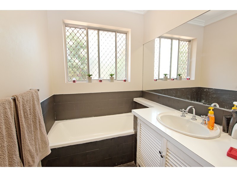 310 Sutherland Street, Lavington NSW 2641
