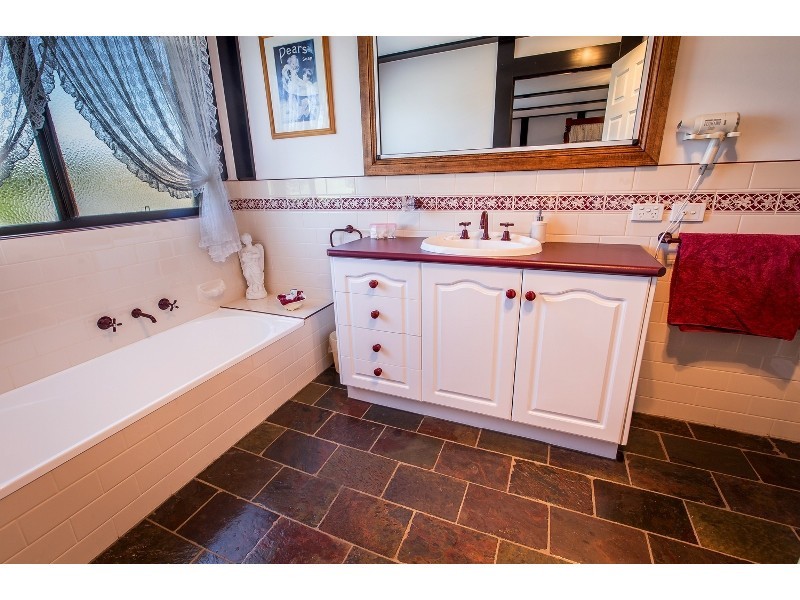 531 Lyne Street, Lavington NSW 2641