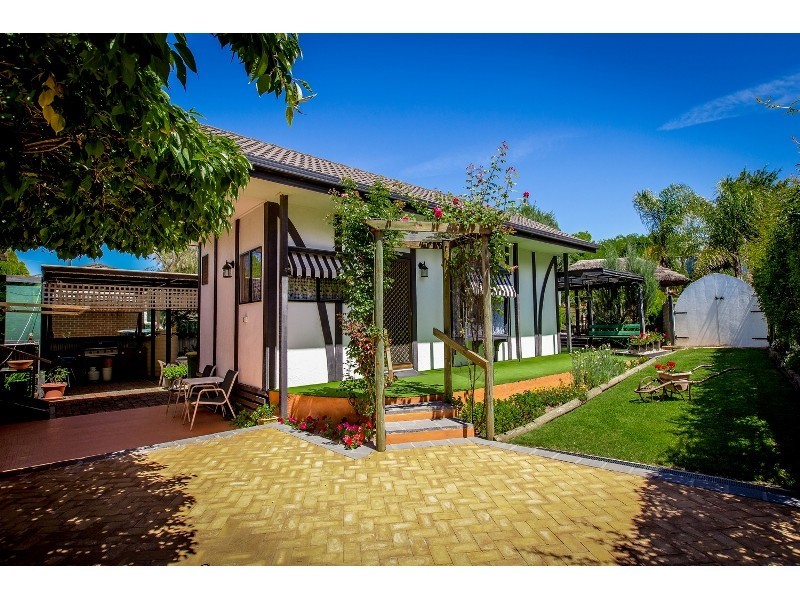531 Lyne Street, Lavington NSW 2641