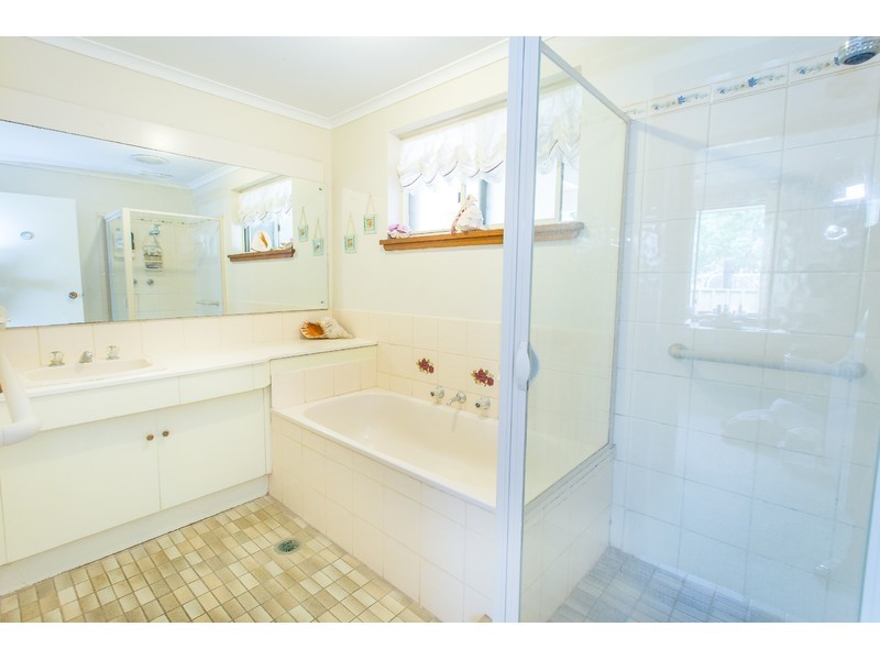 17 Buronga Drive, Springdale Heights NSW 2641