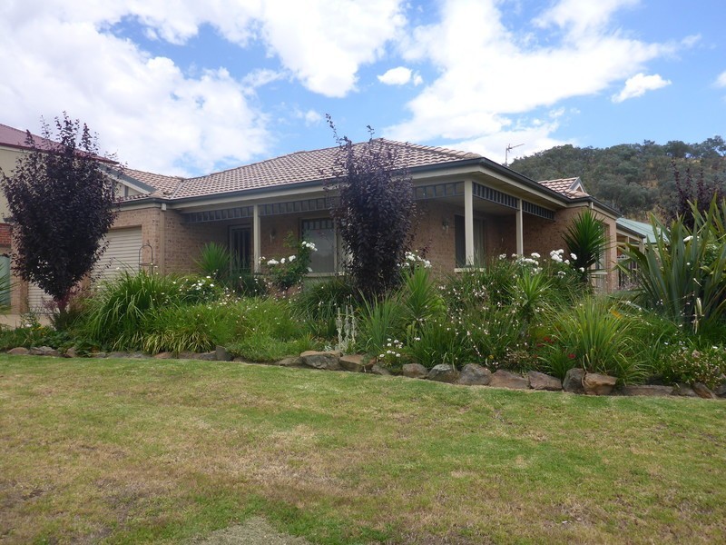 8 Amanda Court, Glenroy NSW 2640