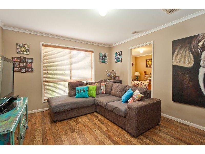 3 Akuna Place, Springdale Heights NSW 2641