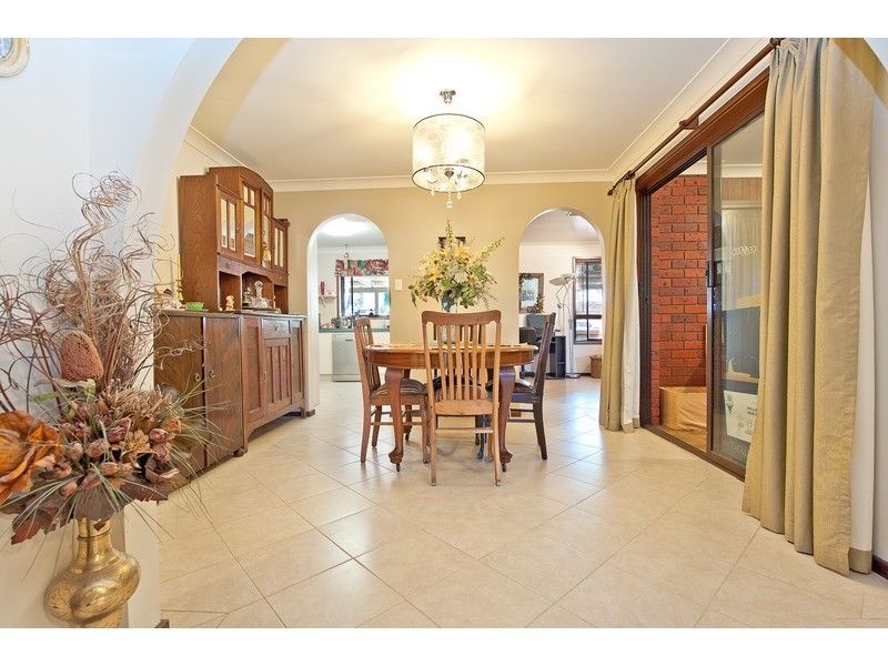 303 Desmond Street, Lavington NSW 2641