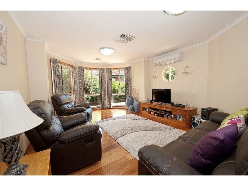 11 Doulton Drive, West Albury NSW 2640