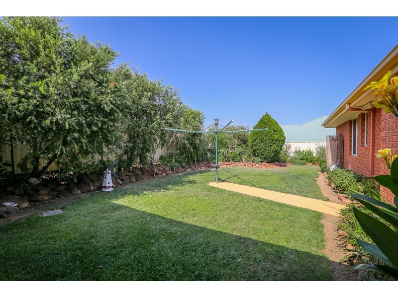 33 Hickory Street, Thurgoona NSW 2640