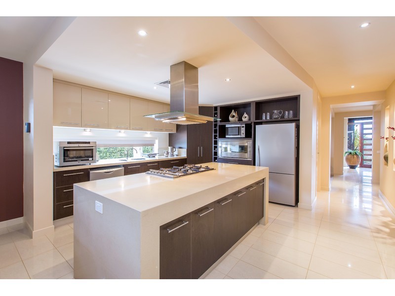 8 Ash Grove, Thurgoona NSW 2640
