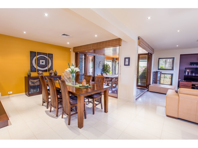 8 Ash Grove, Thurgoona NSW 2640