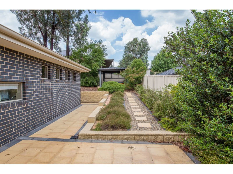 8 Ash Grove, Thurgoona NSW 2640