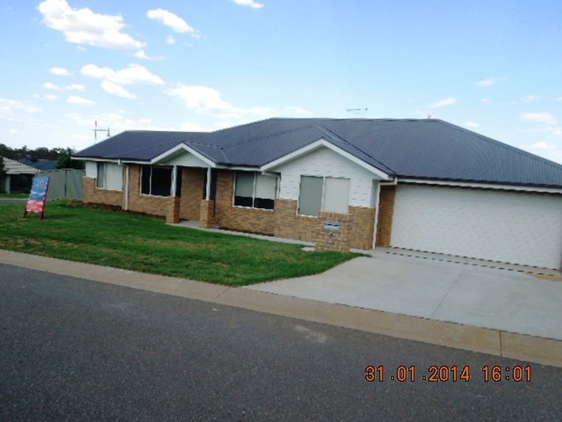 11 Honeyeater Circuit, Thurgoona NSW 2640