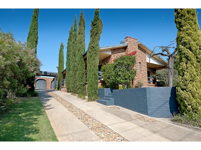 409 Halehaven Cresent, Lavington NSW 2641