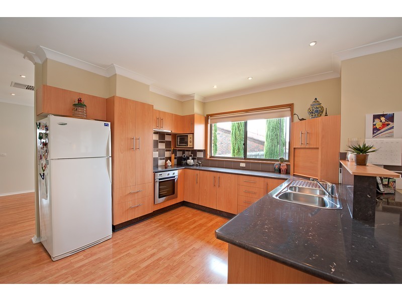 409 Halehaven Cresent, Lavington NSW 2641