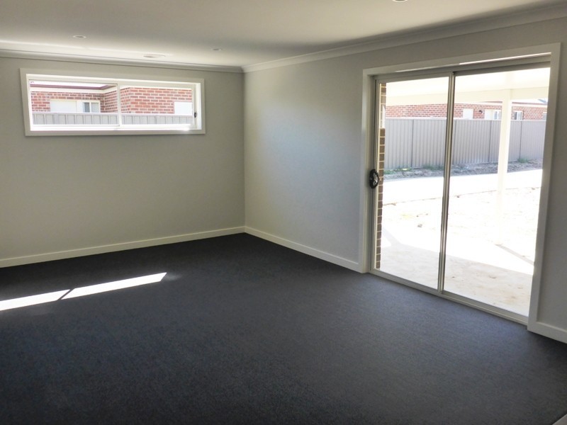 1/50 Hotham Circut, Thurgoona NSW 2640