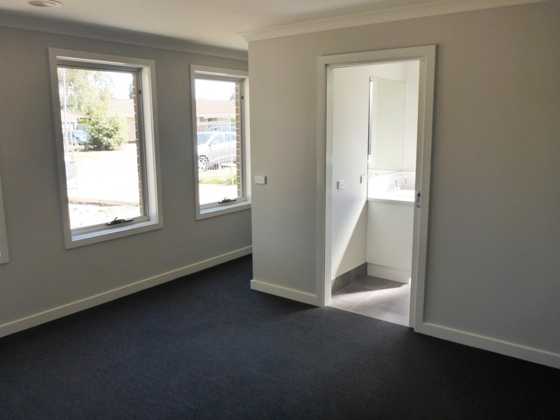 1/50 Hotham Circut, Thurgoona NSW 2640