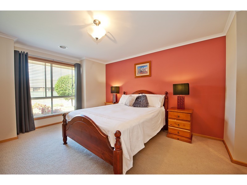 5 Jarrah Court, East Albury NSW 2640