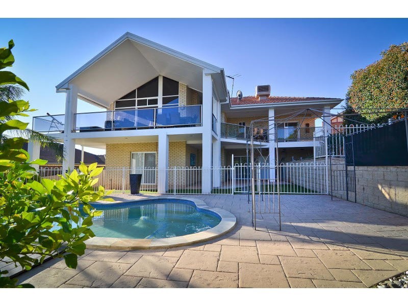 16 Hurworth Ct, West Albury NSW 2640