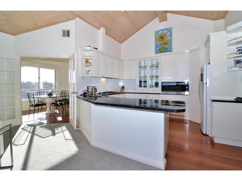 16 Hurworth Ct, West Albury NSW 2640