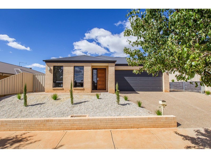 27 Victoria Cross Parade, Wodonga VIC 3690