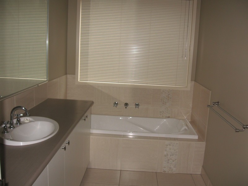 6 Arthur Worsley Ct, North Albury NSW 2640