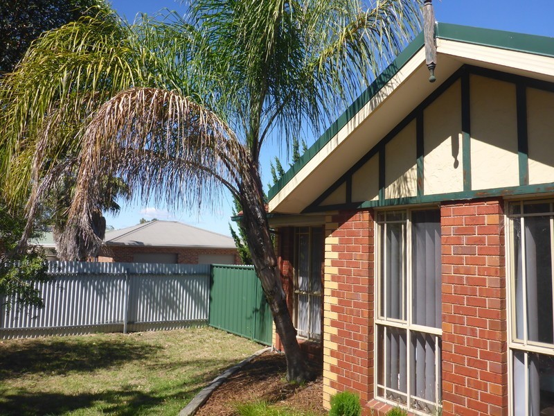 2/265 Kaitlers Road, Lavington NSW 2641