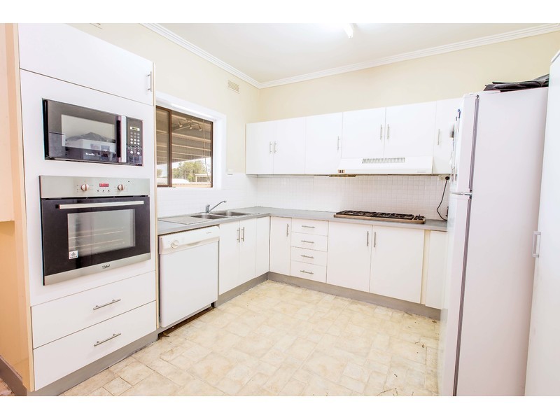 447 Bell Street, Lavington NSW 2641