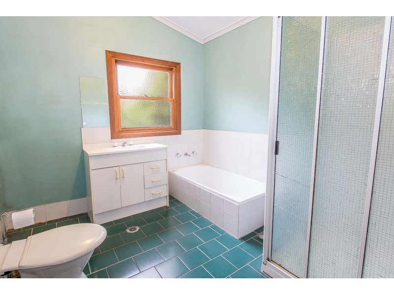 613-615 Schubach Street, East Albury NSW 2640