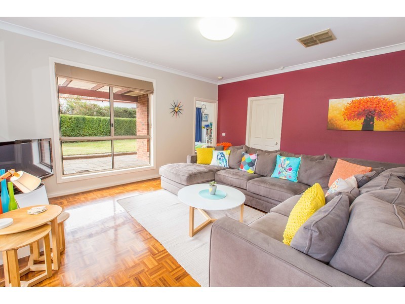 7 Prujoy Place, West Albury NSW 2640